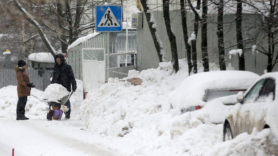 Την σφοδρότερη χιονόπτωση στην ιστορία της ζει η Μόσχα: Ένας νεκρός